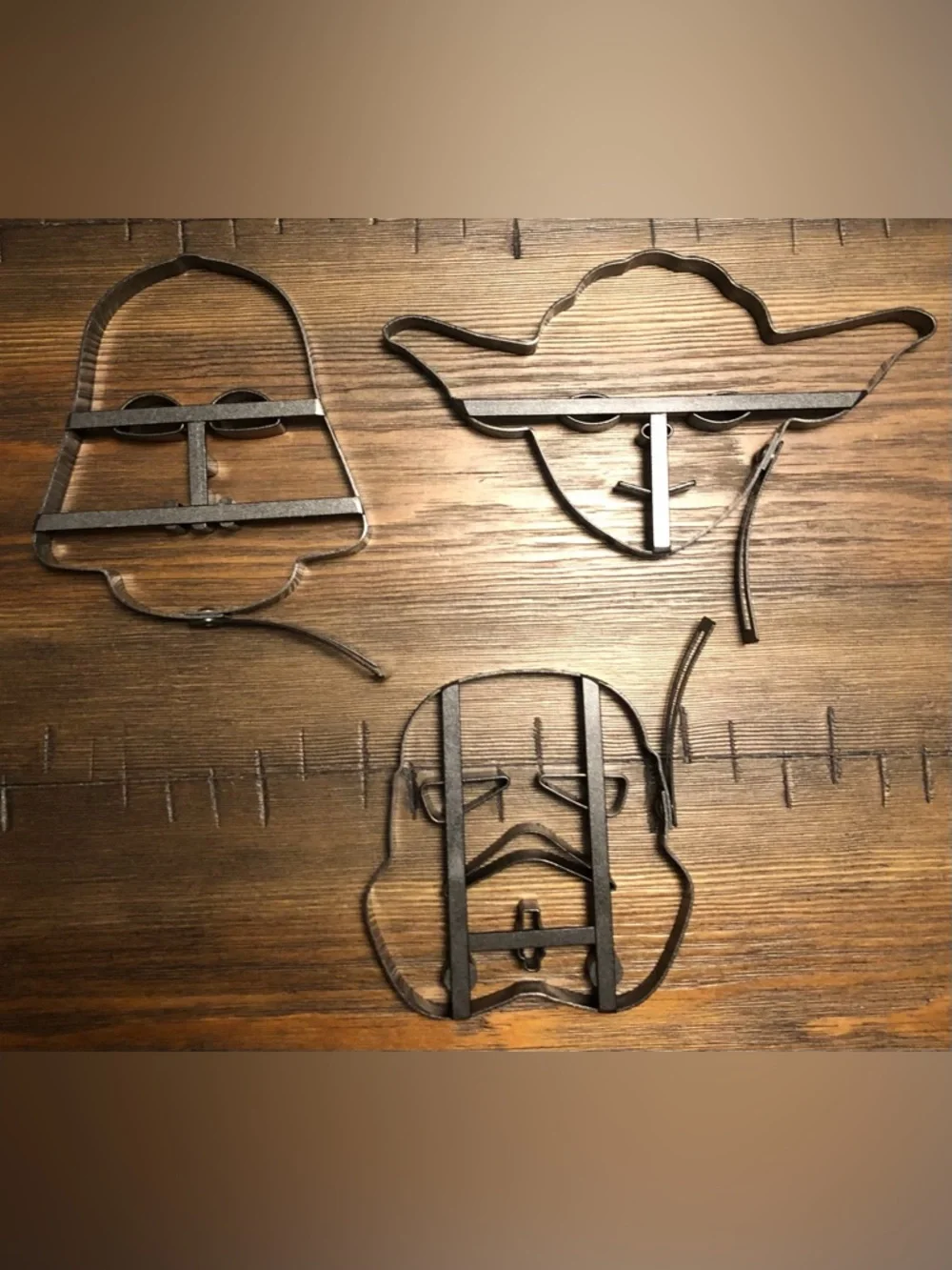 Williams Sonoma Set of 3 Star Wars Metal Cookie Cutters - Black Brand new
